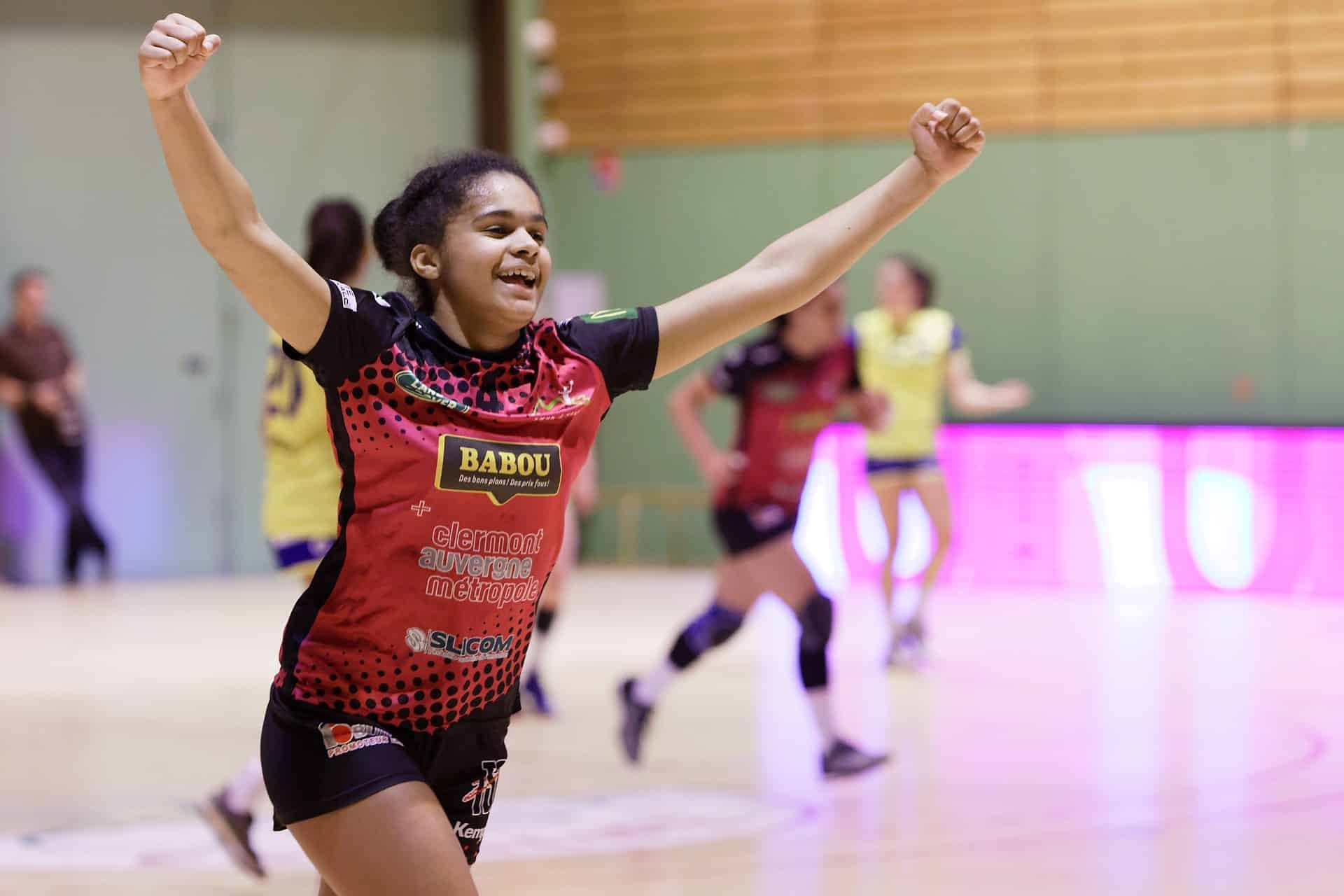 Deux joueuses du HBCAM63 en stage National U18 !